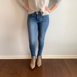 Express Mid-Rise Medium Wash Legging Jeans